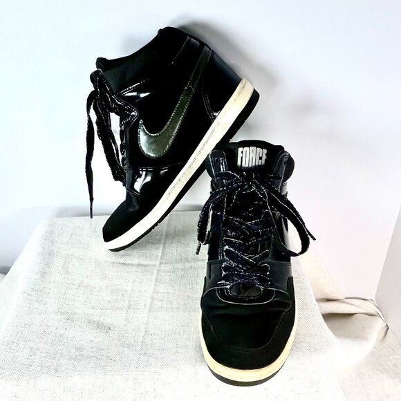 Nike Force High Top Sneakers Women’s Size 8 Black Glossy Classic Streetwear - Picture 11 of 16